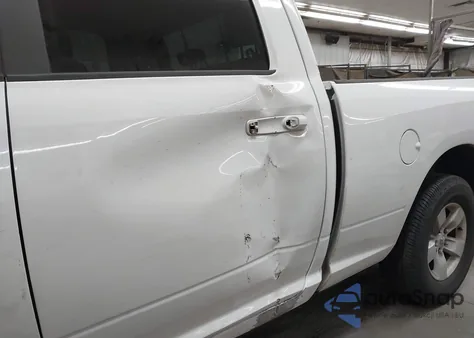 2020 Ram 1500 Classic Slt 4X2 6'4 Box z USA, uszkodzony, nr VIN 1C6RR6TT6LS102831